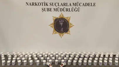 Samsun'da bir kargo paketi içerisinde 6 bin 552 sentetik ecza hapı ele geçirildi