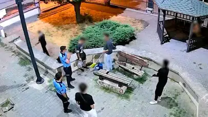 Yalova'da zabıta, parktaki çekirdek kabuklarını yere atanlara temizlettirdi