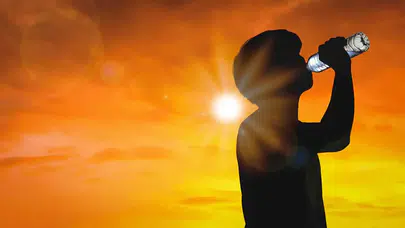 Kuzey Kıbrıs'ta aşırı sıcaklar nedeniyle öğle saatlerinde dışarıda çalışmak yasaklandı