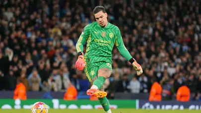 Galatasaray, Muslera'nın yerine Ederson'u transfer etmek istiyor