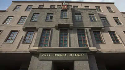 MSB: 3 PKK'lı terörist teslim oldu, binlerce yasa dışı geçiş engellendi