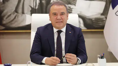 Muhittin Böcek hastaneye kaldırıldı