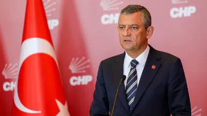 Özgür Özel’den Erdoğan’a mesaj: Saat 12.00’yi bekle, hediye geliyor