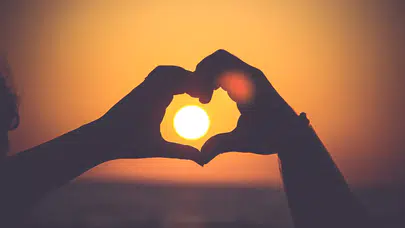 Neden duygusal olarak ulaşılamaz insanlara aşık oluruz? Ünlü psikolog açıkladı