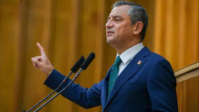 Özgür Özel’den Trabzon’da sert mesajlar: Kayyumcu çırağının seviyesine inersek çıkarken vurgun yeriz