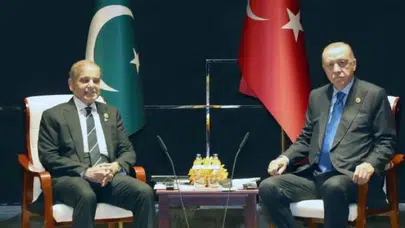 Erdoğan, Şanghay Zirvesi’nde Pakistan Başbakanı Şahbaz Şerif ile görüştü