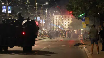 Sırbistan'daki iktidar karşıtı eylemlerde şiddetin dozu yükseliyor