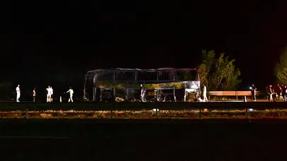 Ankara'da seyir halindeki yolcu otobüsü alev alev yandı