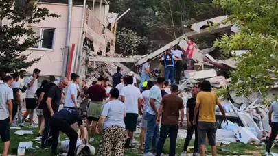 Balıkesir'de yıkılan binanın müteahhidi ve sahibi gözaltına alındı