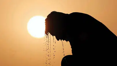 Yurt genelinde kavurucu sıcaklık: 4 kentte 40 dereceyi aştı