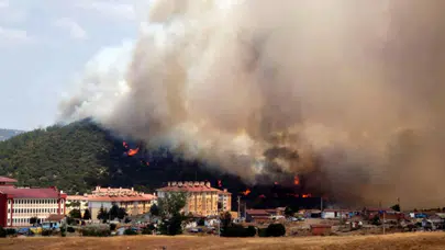 Keşan’da makilikte çıkan yangın buğday tarlasına sıçradı