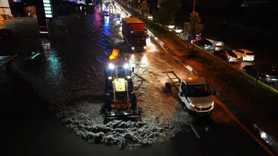 Ankara’da sağanak yağış hayatı felç etti: Altgeçitler ve evler sular altında
