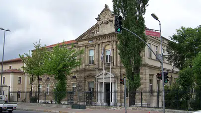 127 yıllık tarih sona eriyor: İstanbul'un en eski hastanelerinden birisinin kapısına kilit vuruluyor