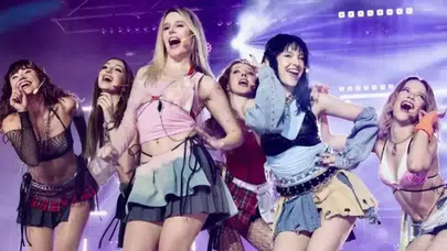 Manifest konserinde kostüm krizi: Ücretsiz diye mi böyle giyindiniz?