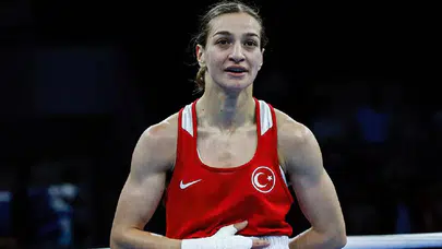 Buse Naz Çakıroğlu Dünya Şampiyonası’nda yarı finale yükseldi