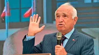 Eski Meclis Başkanı Cemil Çiçek: Yerli, yersiz Cumhuriyet tartışmalarını bu ülke için sıkıntılı ve sorunlu bulurum