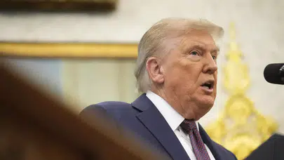 Trump’tan ABD’de oturma izni ve işçi vizelerine yeni düzenleme