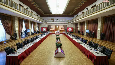 TBMM’de gergin anlar: Komisyon toplantısında “iç mesele” tartışması