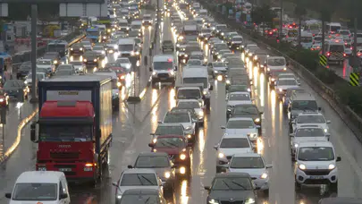 İstanbul’da haftanın ilk iş gününde trafik yoğunluğu yüzde 85’e ulaştı
