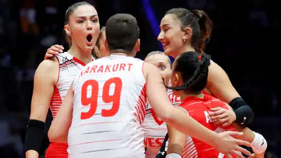 Türkiye – Slovenya Voleybol Maçı İçin Geri Sayım Başladı: Kanaldaki Saat Kaç? Filenin Sultanları Son 16 Turu İçin Sahada!