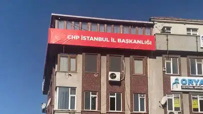 CHP İstanbul İl Başkanlığı’nın yeni binasına tabela asıldı