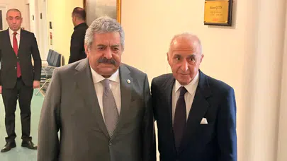 Eski CHP Genel Başkanı Hikmet Çetin: Kemal Kılıçdaroğlu partinin başına geçmek istiyor