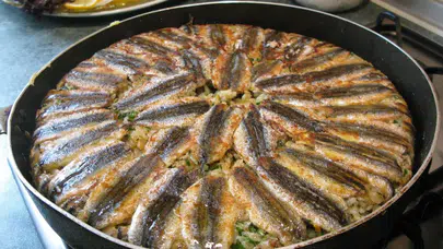 Karadeniz mutfağının eşsiz lezzeti hamsili pilav tarifi