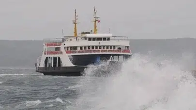 Marmara’da fırtına deniz ulaşımını durdurdu: Feribot seferleri iptal edildi