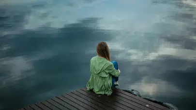 Gençler hiç bu kadar mutsuz olmamıştı: Orta yaş krizi yer değiştirdi