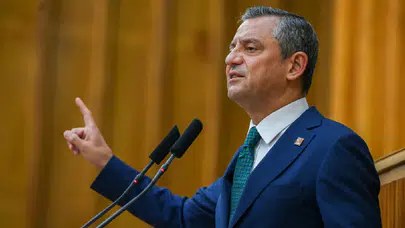 CHP’de kritik viraj: Özgür Özel’den Kılıçdaroğlu görüşmesi ve olağanüstü kurultay açıklaması