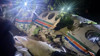 Hindistan'da ambulans uçak faciası: 7 ölü