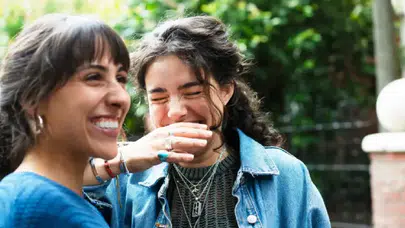 Sessiz ve ciddi bir ortamda gelen kahkahanın bilimsel nedeni belli oldu