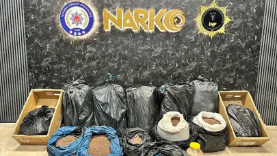 Akılalmaz yöntem: 370 kilo uyuşturucuyu kahveyle gizlemeye çalıştılar