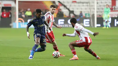 Semedo'dan kötü haber: Yıldız futbolcu sahalardan ne kadar uzak kalacak?