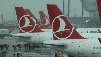 İstanbul’da yağmur hava trafiğini felç etti: 42 uçak havada tur attı