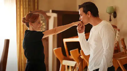 Özgü Namal açıkladı: “Kıskanmak” dizisi final yapacak