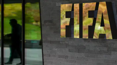 FIFA'dan Kayserispor'a 3 dönem, Amedspor'a süresiz transfer yasağı