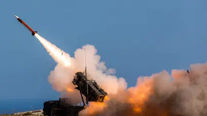 BAE Savunma Bakanlığı: İran’dan gelen yüzlerce füze ve İHA etkisiz hale getirildi, 3 ölü