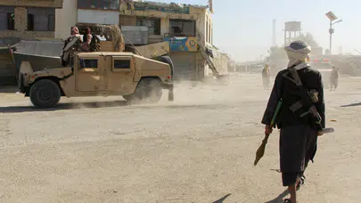 Afganistan ve Pakistan arasında bayram ateşkesi: Operasyonlar geçici olarak durduruldu