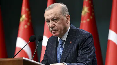 Cumhurbaşkanı Erdoğan açıkladı: Doğum ve babalık izinlerinde önemli değişiklik