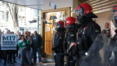 İspanya Bask Bölgesi'ndeki asgari ücret grevinde büyük gerginlik: Yollar kesildi, iş yerleri kapatıldı