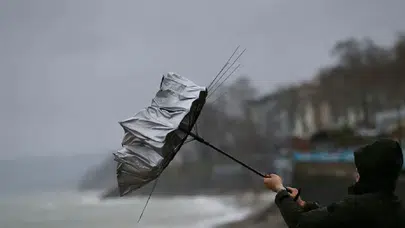 Bayramın ikinci günü hava nasıl olacak? Meteoroloji'den 7 il için sarı alarm, kuvvetli yağış ve fırtına geliyor