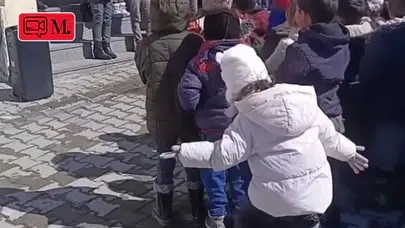 Kabe’de Hacılar ilahisi eşliğinde dans eden minik öğrenci sosyal medyada gündem oldu