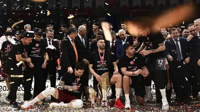 Efeler Ligi’nde şampiyon Ziraat Bankkart