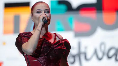 Candan Erçetin’den yıllar sonra gelen itiraf: “Şarkıcılığı kiramı ödemek için kabul ettim”