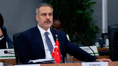 Hakan Fidan’dan Şam’a kritik ziyaret: Zelenskiy ve Şara ile üçlü zirve