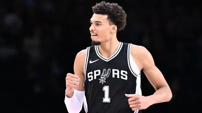 Wembanyama NBA’de tarihe geçti: En genç “yılın savunmacısı” seçildi