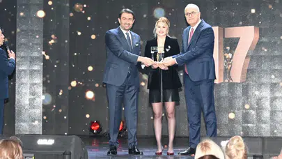 Milli para yüzücü Defne Kurt’a “Yılın Sporcusu” ödülü