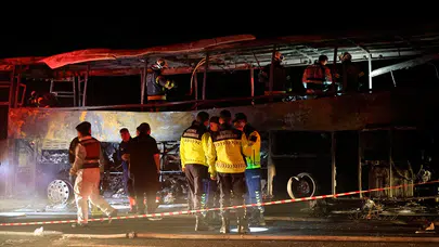 Sinop Limanı'nda lüks yat kabusu: 2 milyar liralık tekne su alarak yan yattı