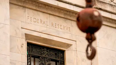 Fed'den kritik rapor: Jeopolitik riskler ve petrol şoku finansal istikrarı tehdit ediyor